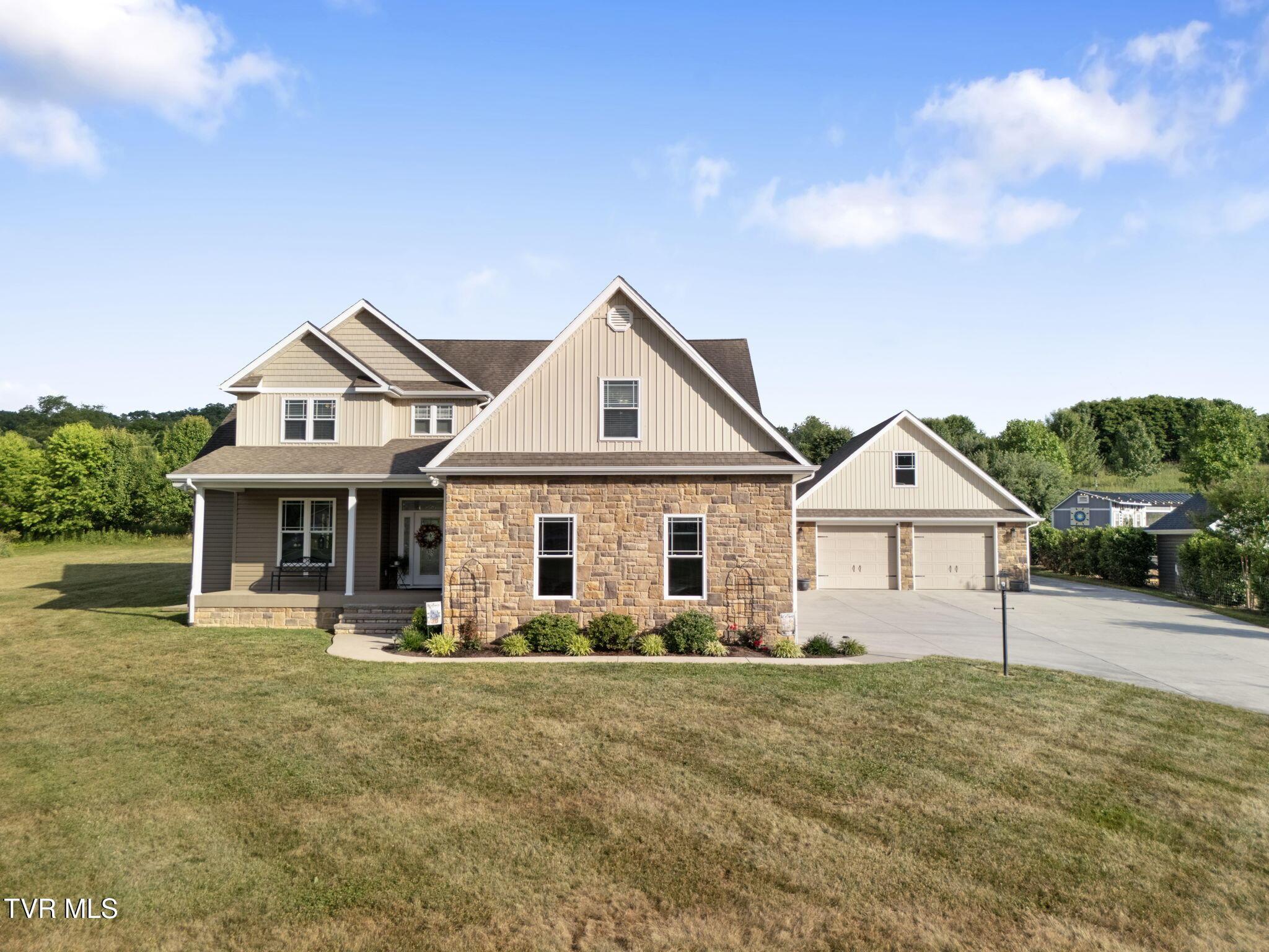 Image 1: 1-web-or-mls-22481-aven-ln - Copy