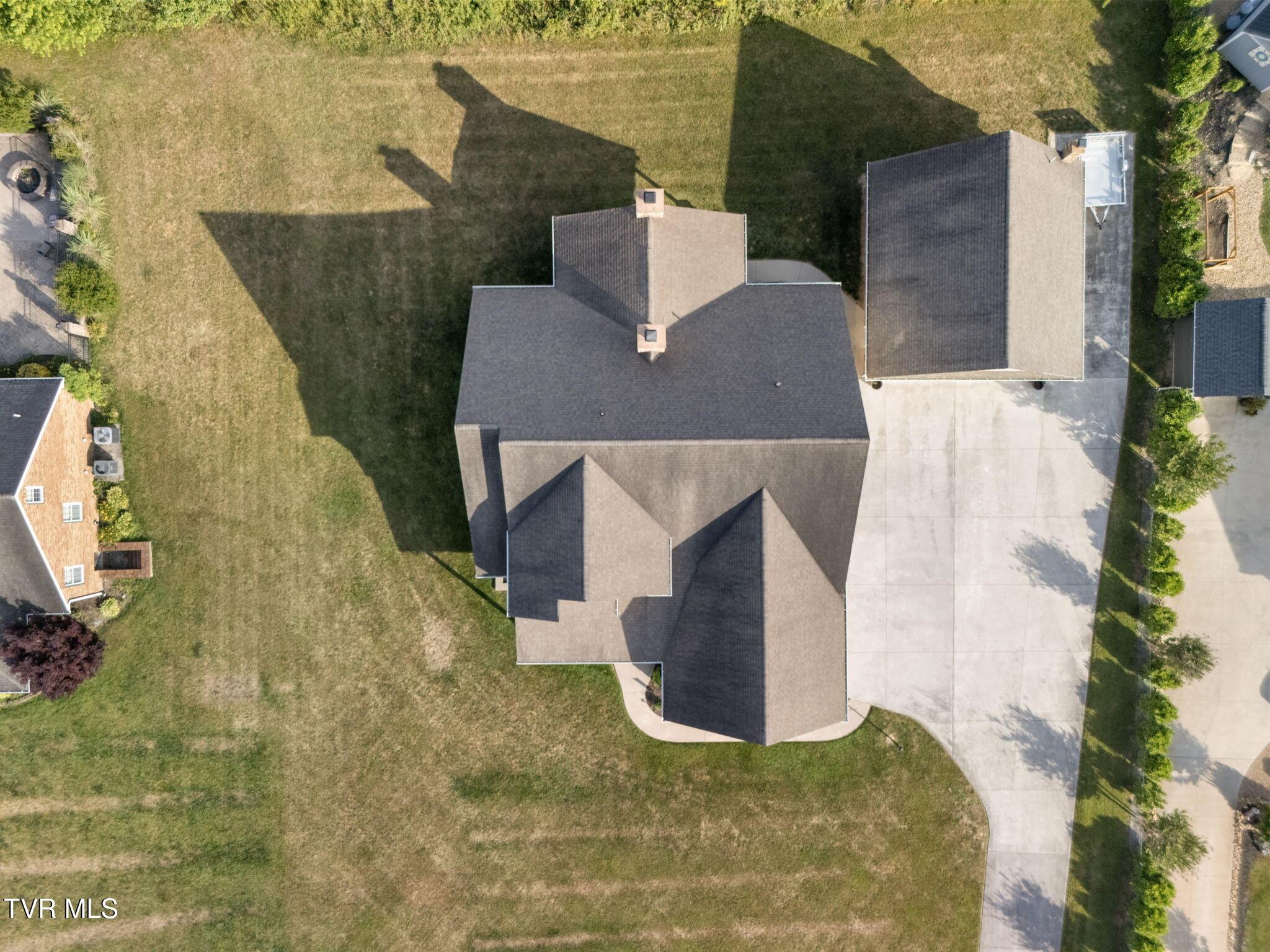 Image 4: 6-web-or-mls-22481-aven-ln - Copy