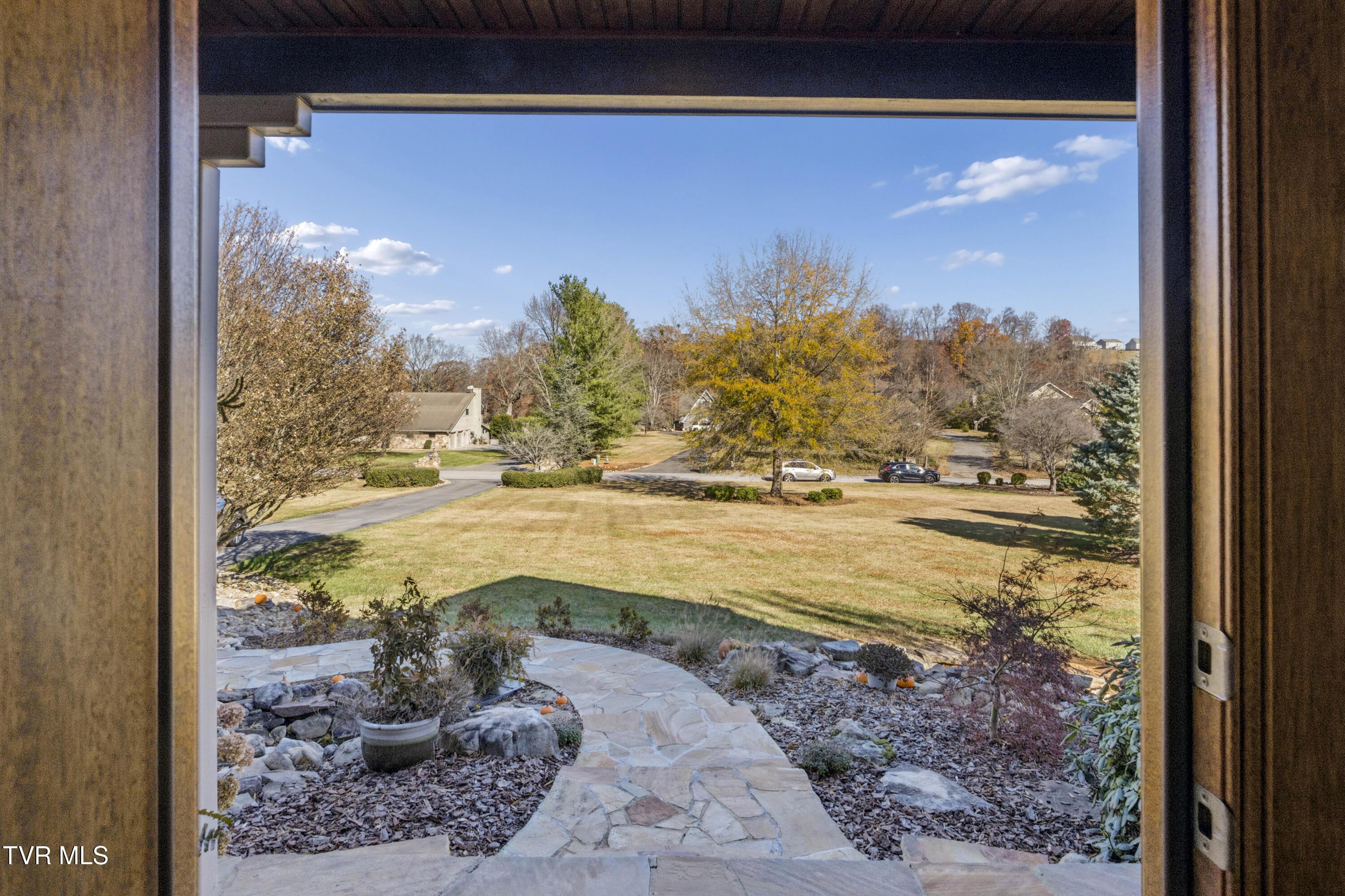 Image 2: LakeMeadows-EXTERIOR-1