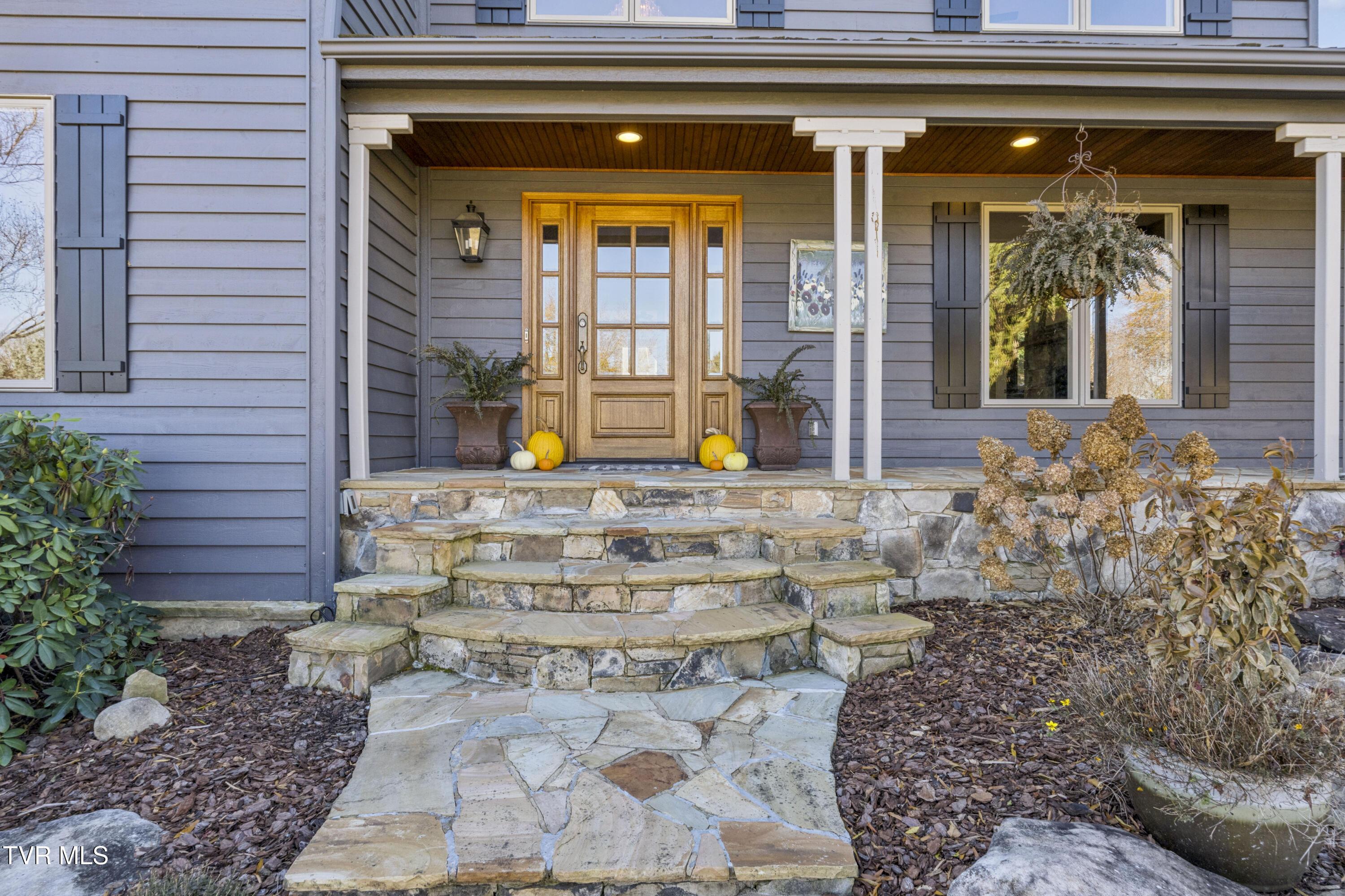 Image 3: LakeMeadows-EXTERIOR-2