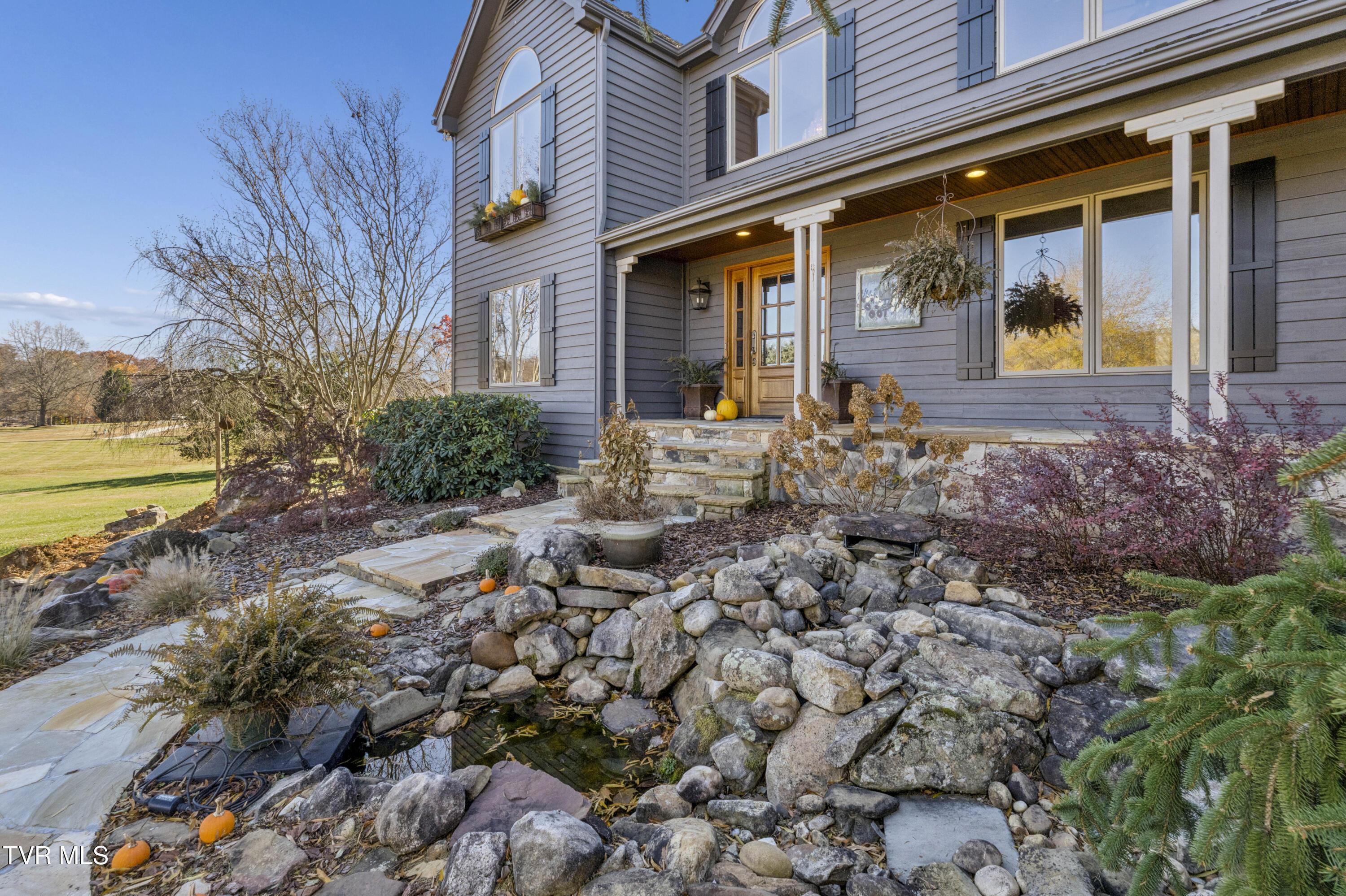 Image 4: LakeMeadows-EXTERIOR-3