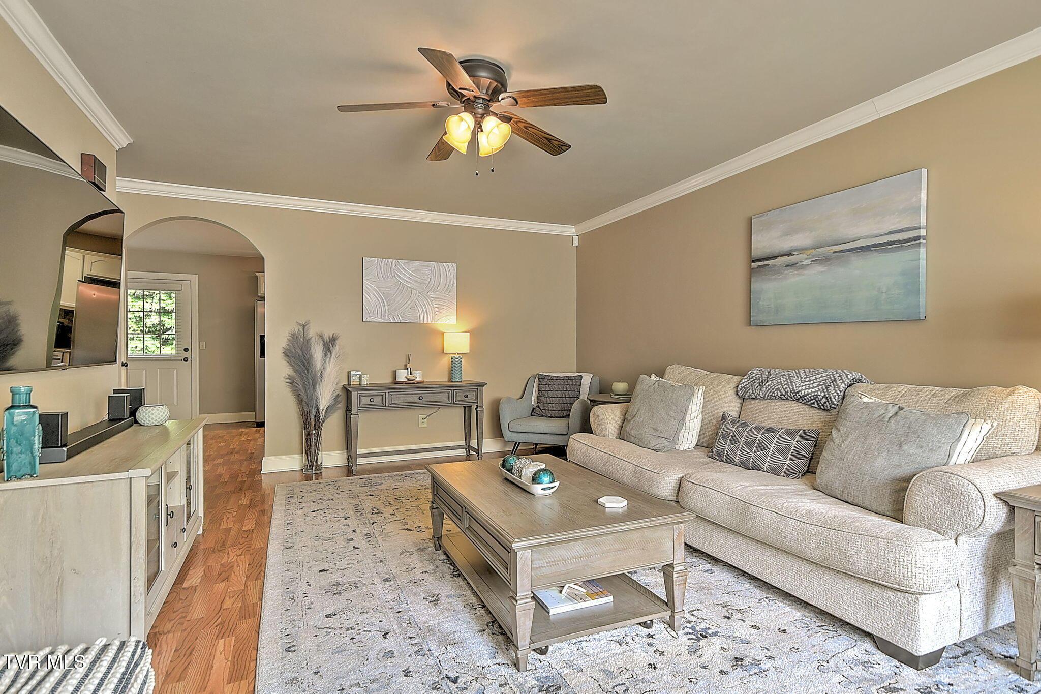 Image 2: 5-web-or-mls-212 Cedar JC-5