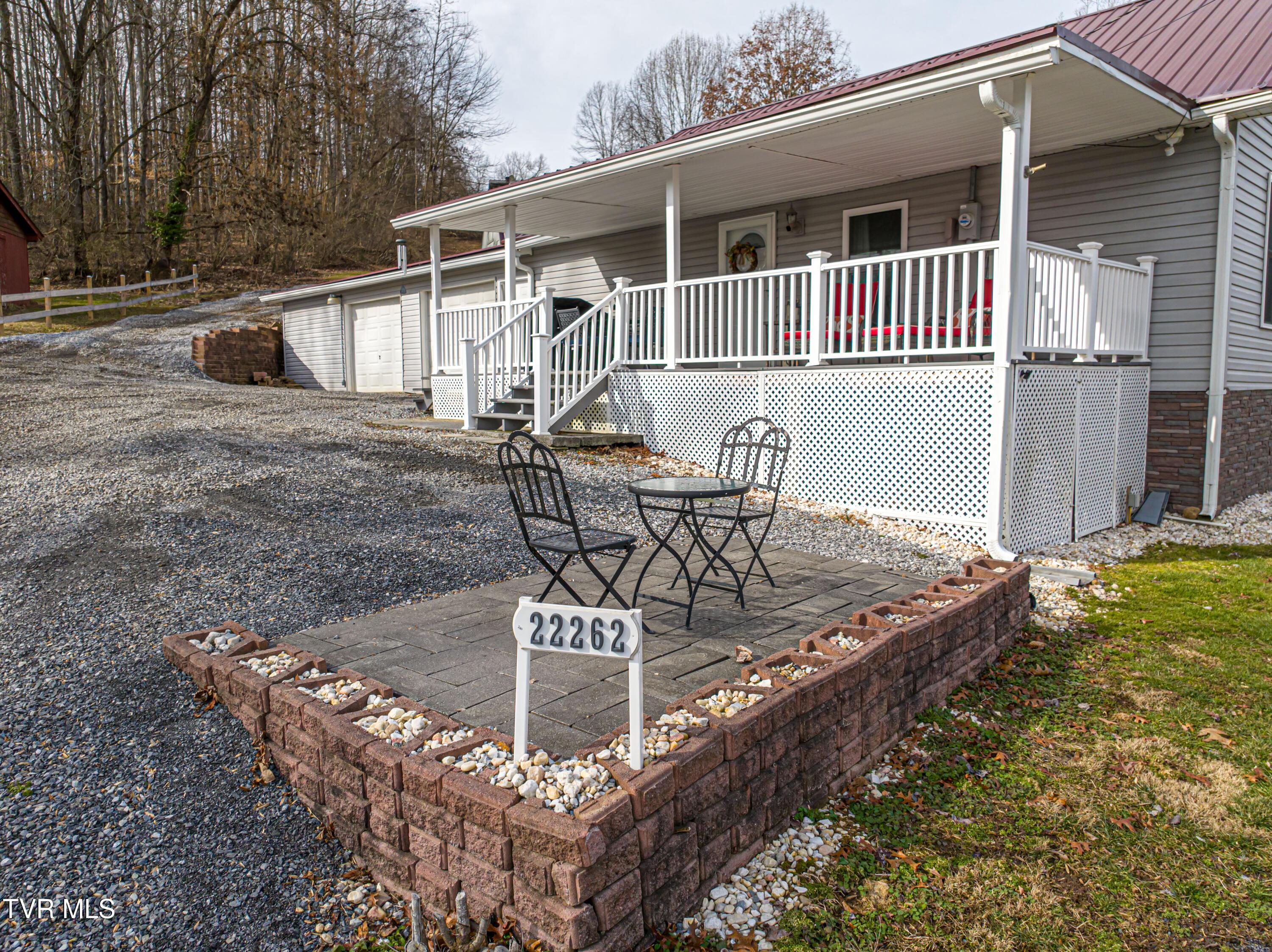 Image 4: Driftwood-08