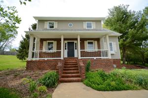 390 Grandview Court