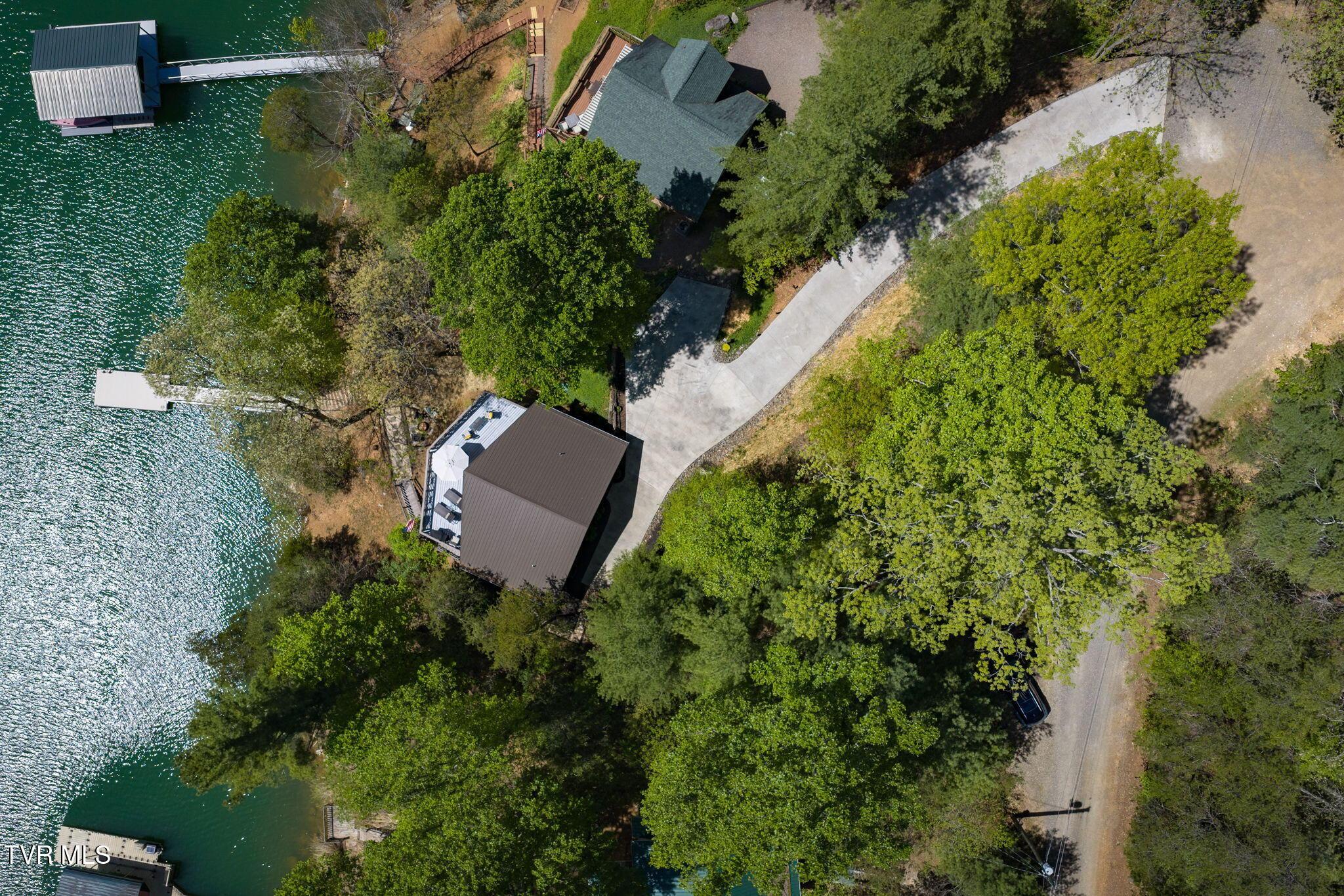 Image 3: Concrete driveway