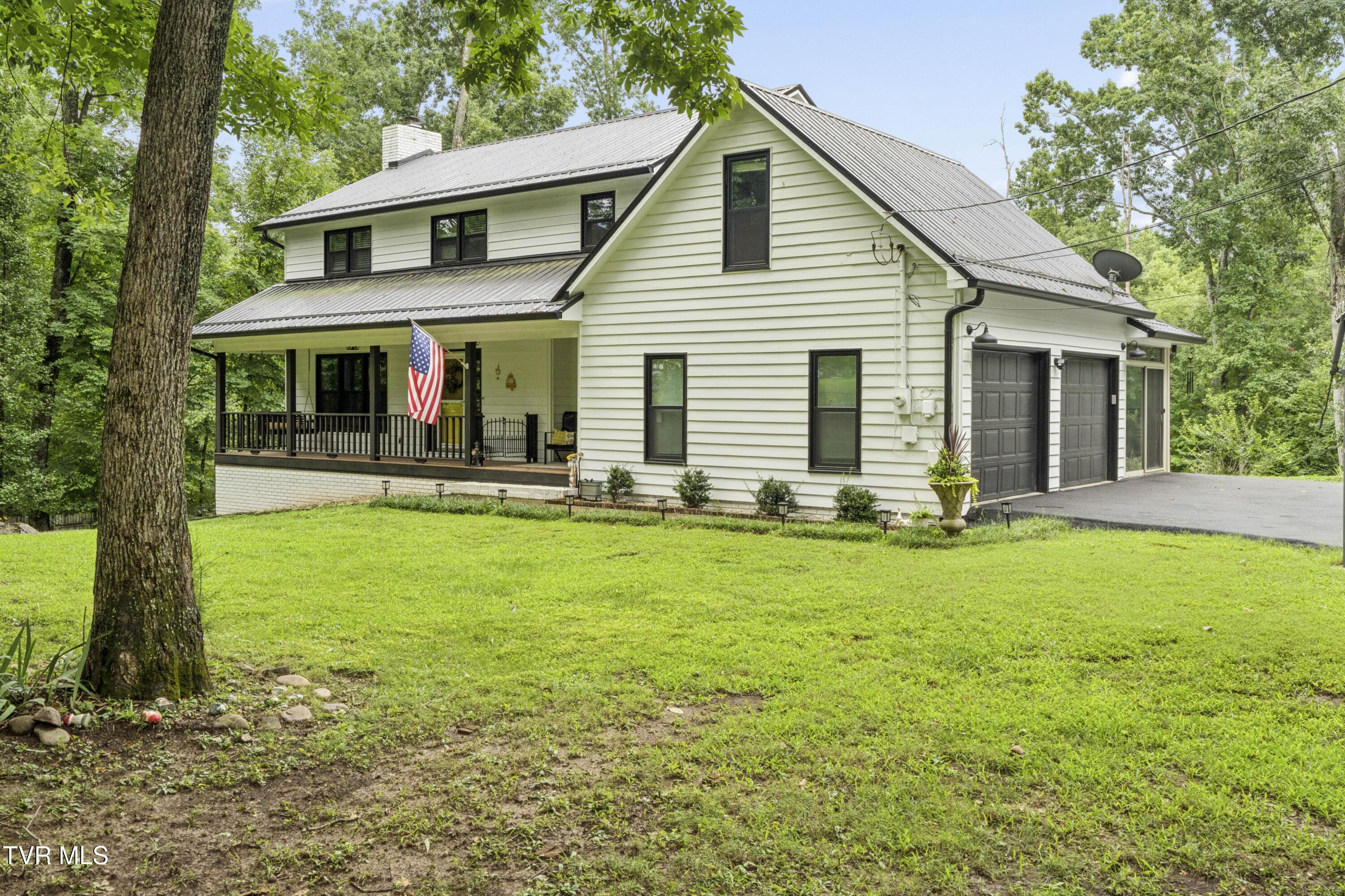 Image 3: LakeMeadow-69