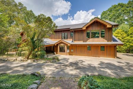 579 Lake Drive