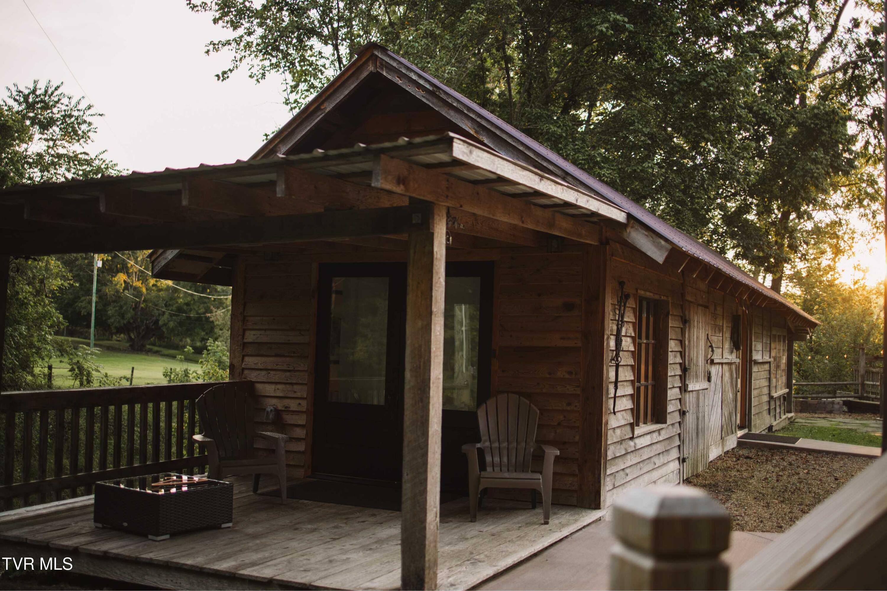 Image 3: Owner's Quarters