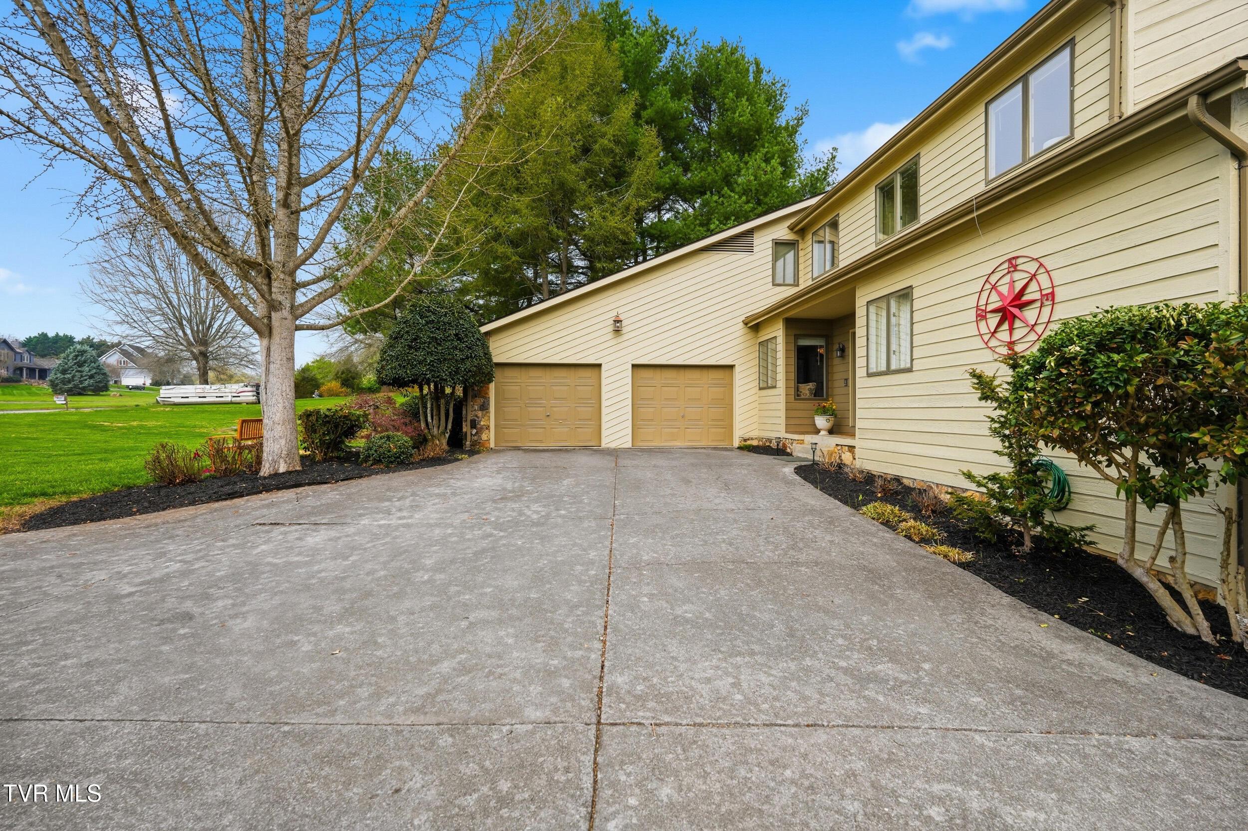 Image 4: 4_236 lake meadow dr-15