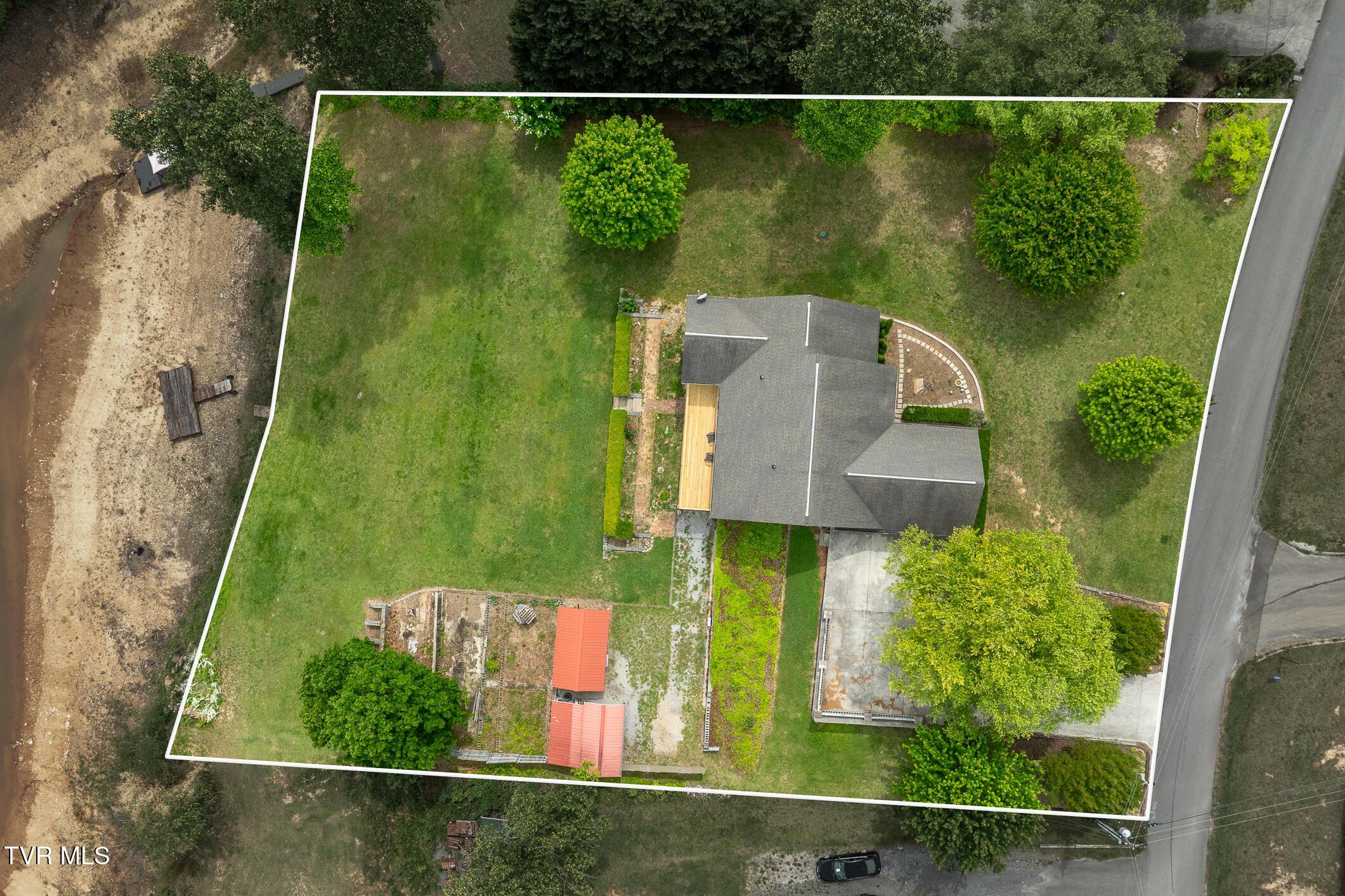 Image 2: 937 Muskogee Lane (1 of 98)