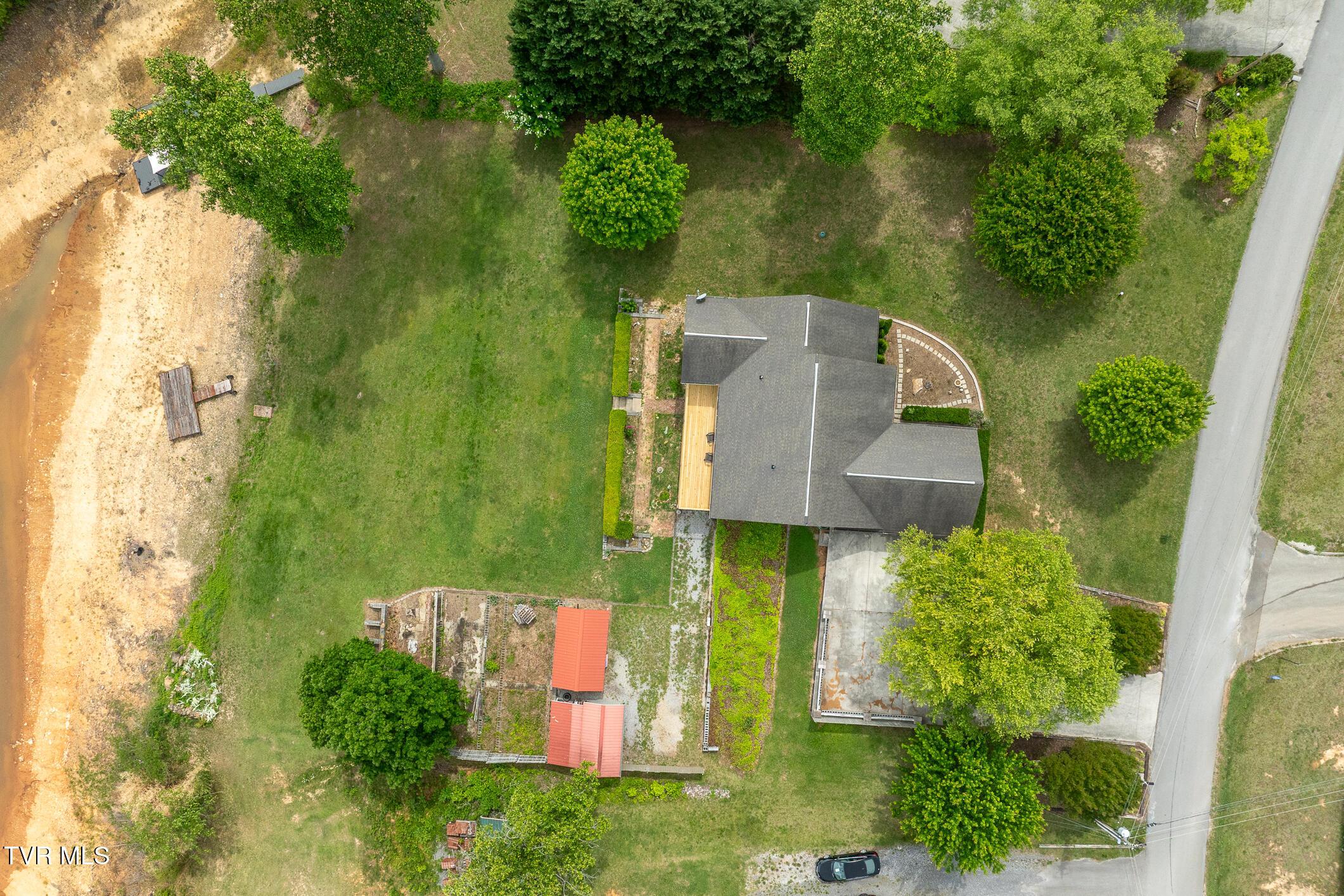 Image 4: 937 Muskogee Lane (2 of 98)