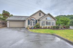 3906 Sky Vista Court