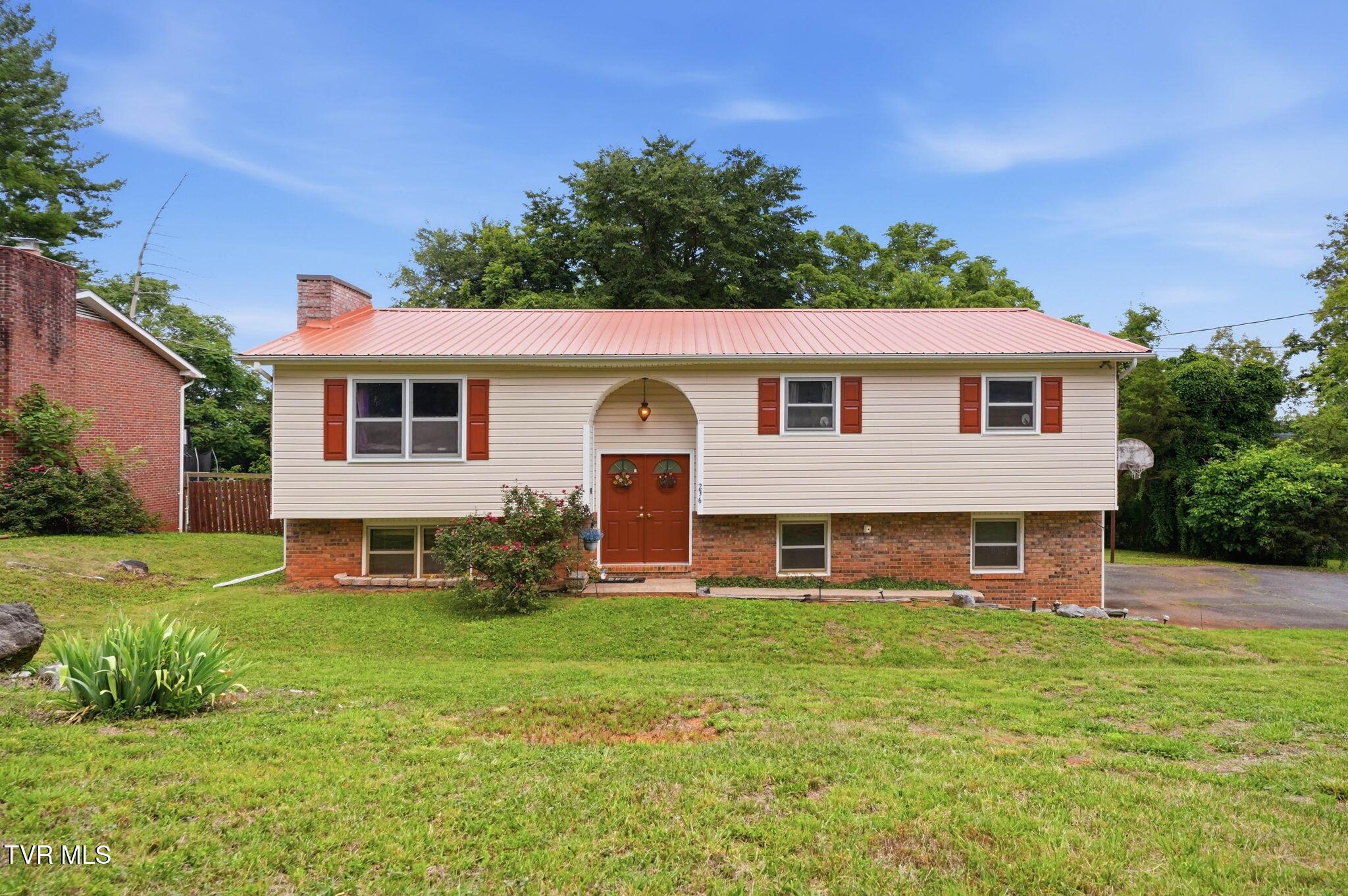Image 1: 1-web-or-mls-236 Royal Dr-1