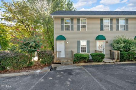 10 Lake Village Court