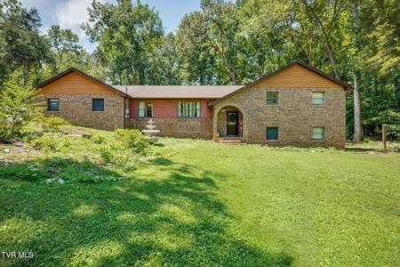 226 Castaway Drive