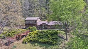 1351 Lakeview Drive