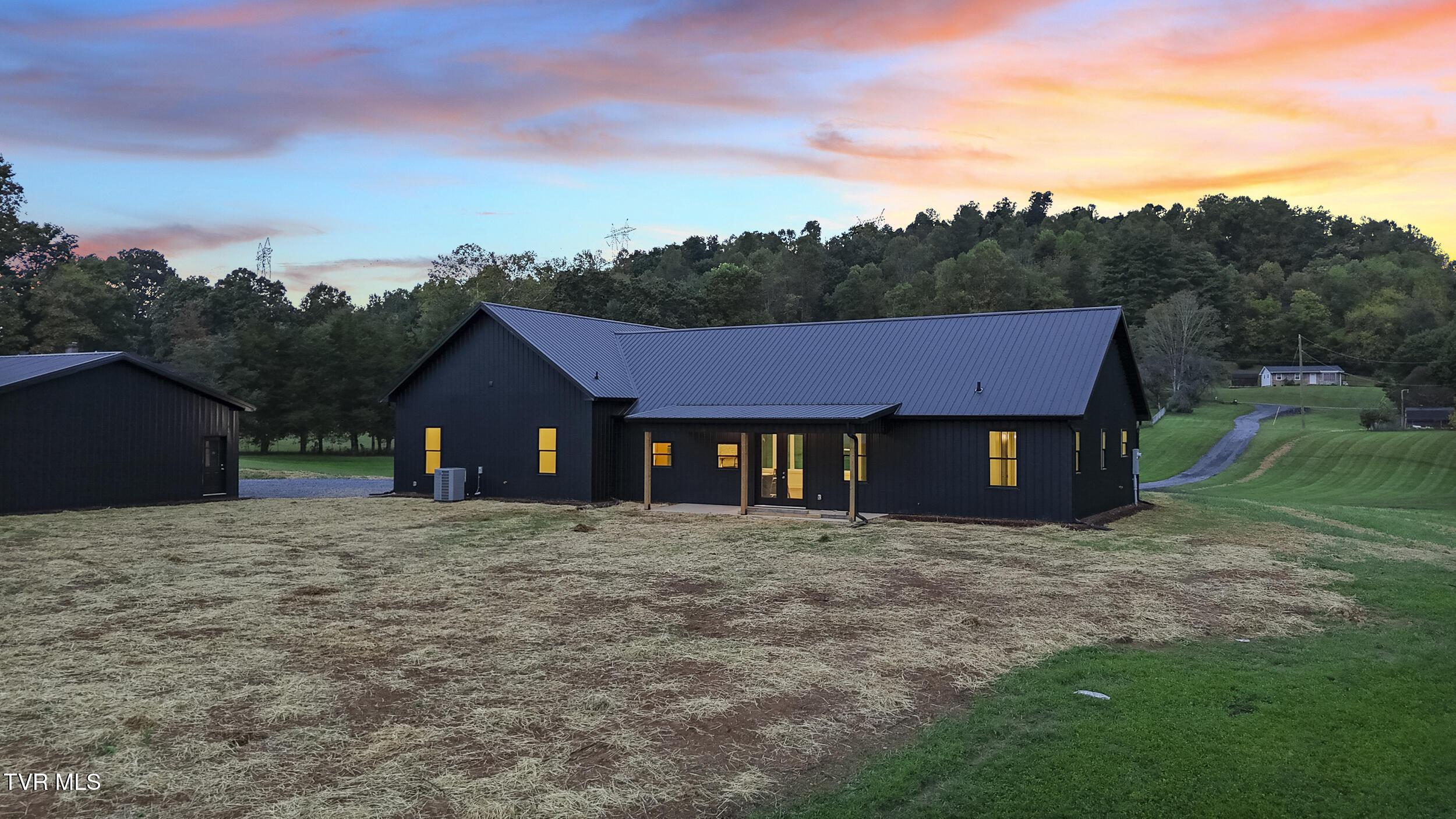 Image 3: 5_dji_20251007185920_0829_d