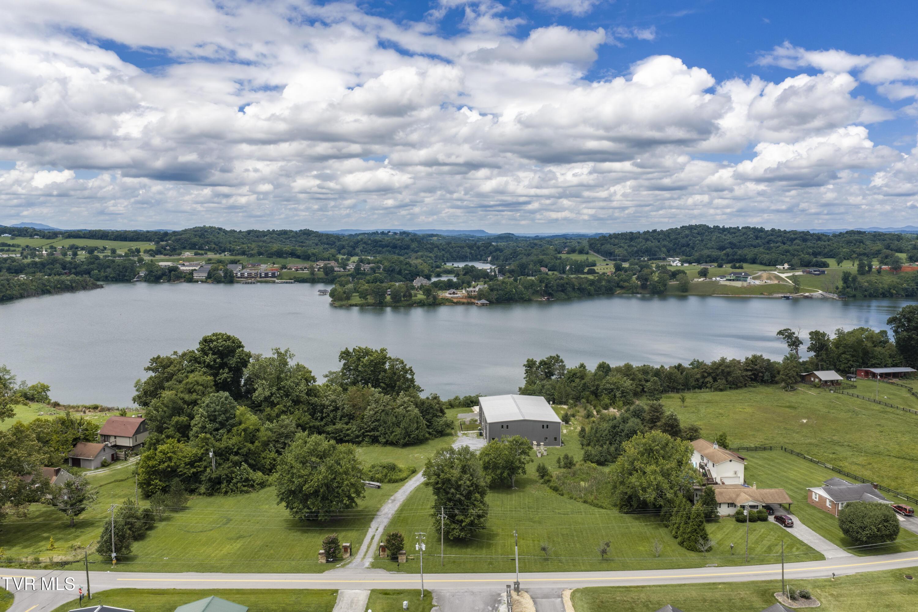 Image 2: AustinSpringsBarn-aerials-3
