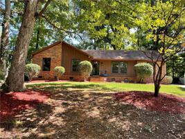 4 Bent Oak Court