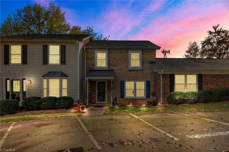 2402 Cottage Place