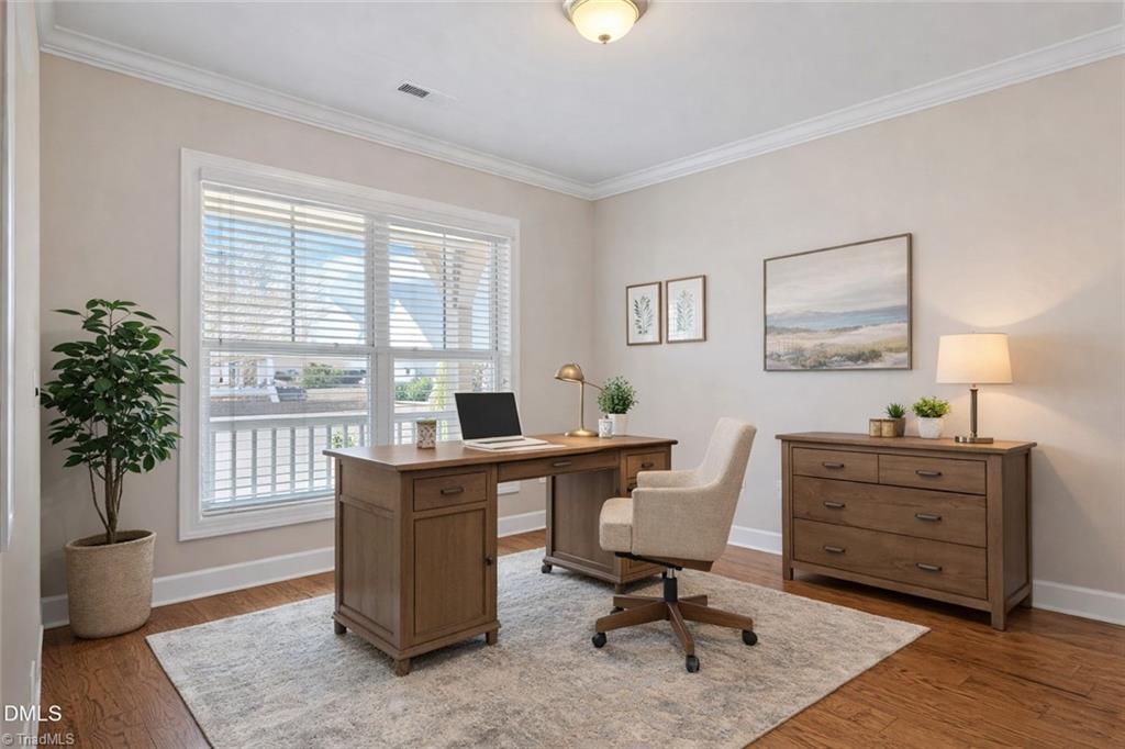 Image 3: Staged Office
