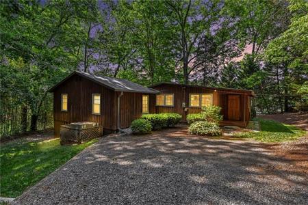 1589 Warf Road