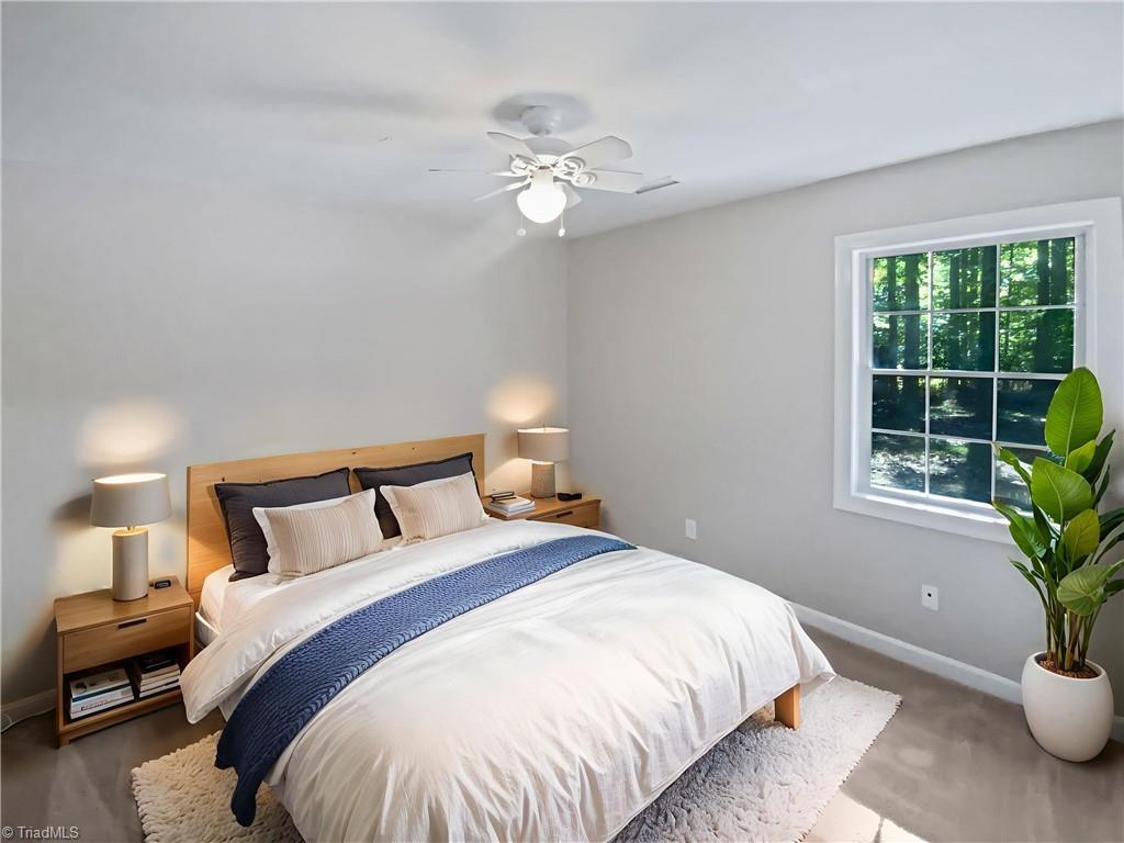 Image 4: Staged Photo