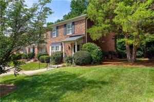 5 Fountain Manor Drive