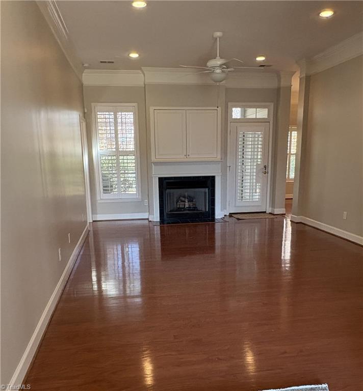 Image 2: Living Room