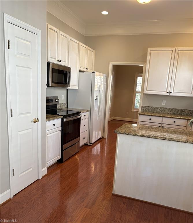 Image 4: Kitchen 1