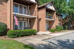 7 Fountain Manor Drive
