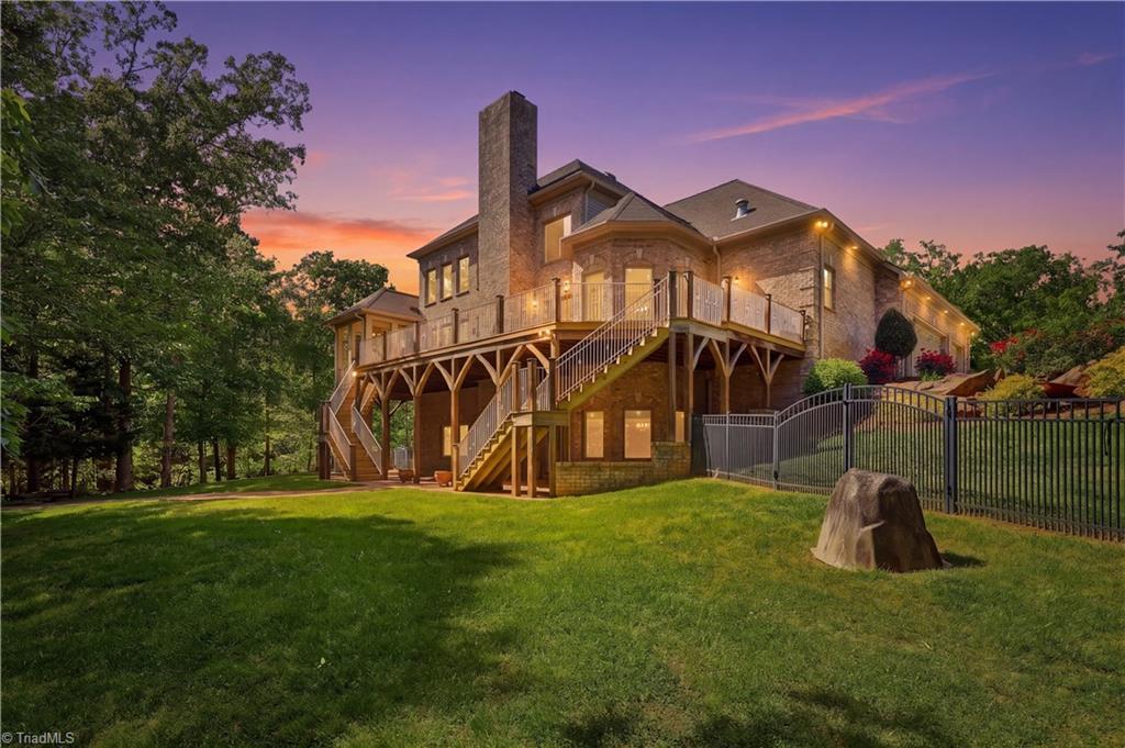 Image 2: Back Exterior (Twillight)