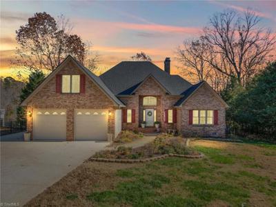 1135 Pebble Point