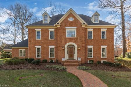 2 Loch Ridge Court