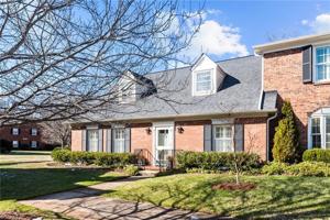 18 Fountain Manor Drive