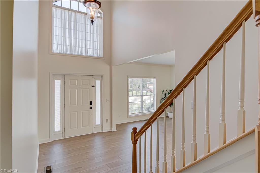 Image 3: Welcoming entry way