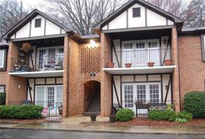 7 Fountain Manor Drive