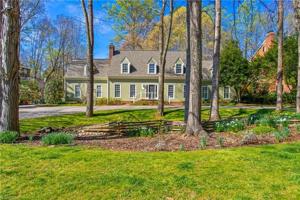 3 Lake Forest Court