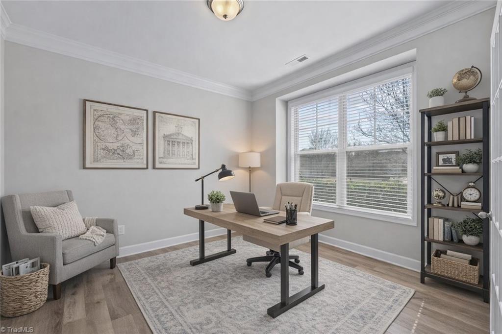 Image 4: Virtually staged office.
