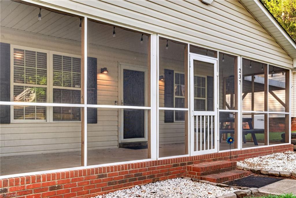 Image 3: Everyone loves a screend porch!