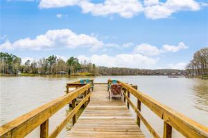 475 Lake Drive 10
