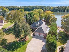 255 Pebble Point