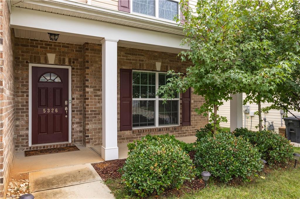 Image 3: Lovely front porch