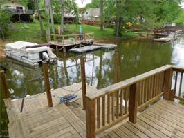 115 Parrot Circle