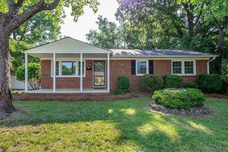 307 Lynbrook Drive
