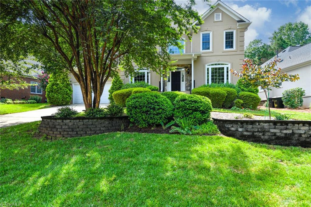 Image 2: Welcome to your new stately residence!