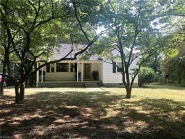 2706 Leo Drive