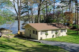 812 Lake Forest Drive