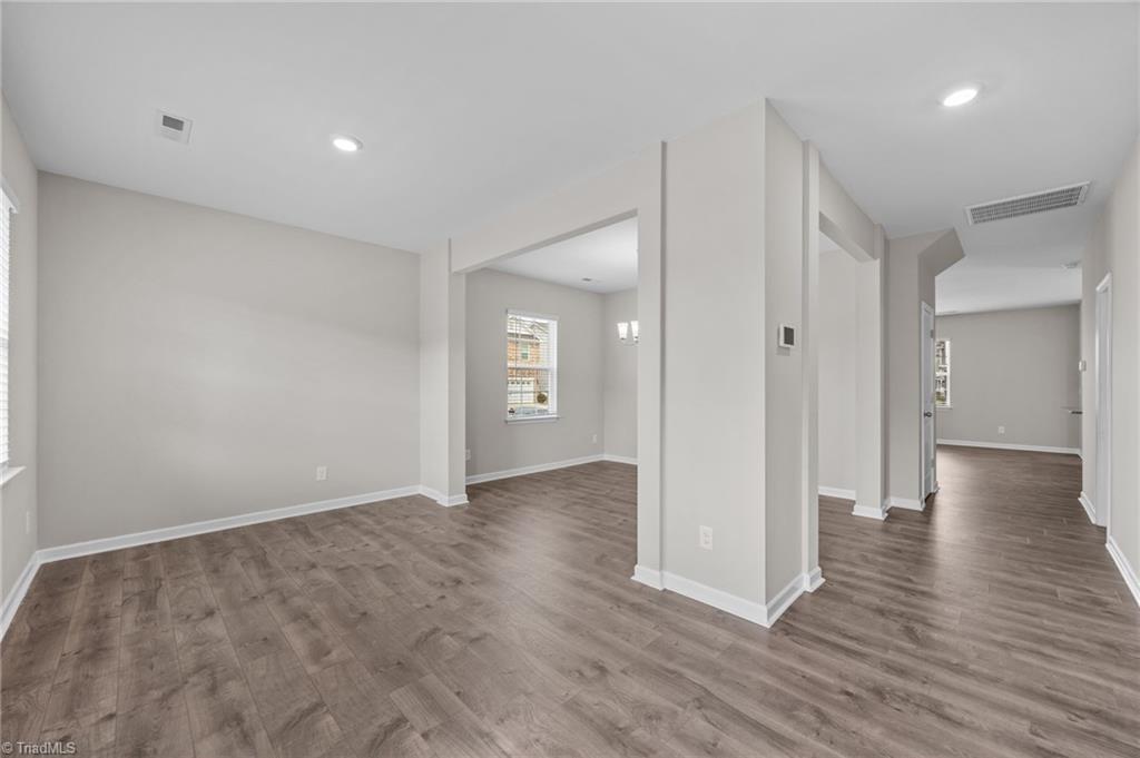 Image 4: Front Entrance & Den