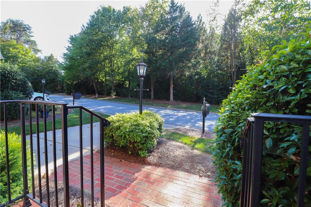 Image 4: Quiet street